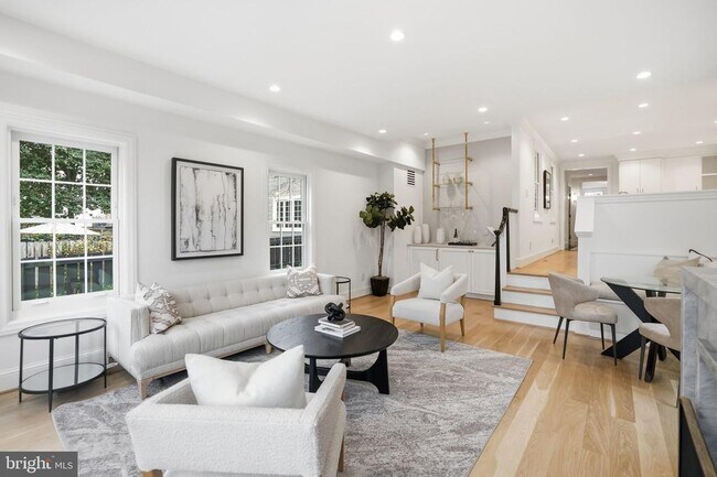 Building Photo - 3418 Reservoir Rd NW