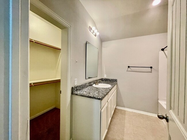 Building Photo - House for Lease in Sherman