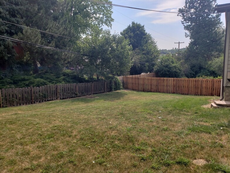 Building Photo - 1358 NW Hall Dr