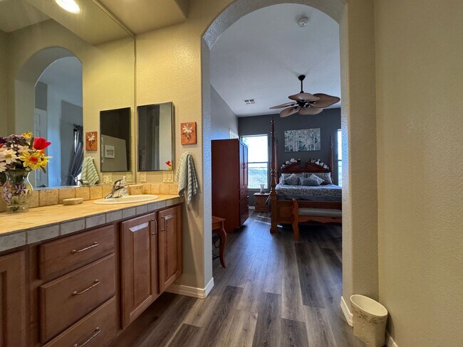 Building Photo - 3 BR Furnished w/Utilities-Vacation Rental- Laughlin Ranch