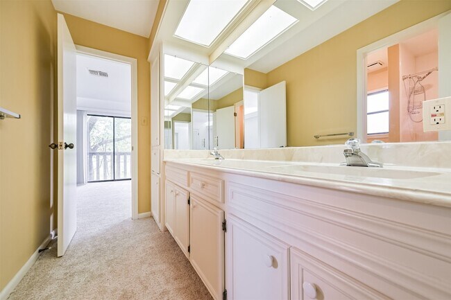 Building Photo - 16040 Dunes Dr
