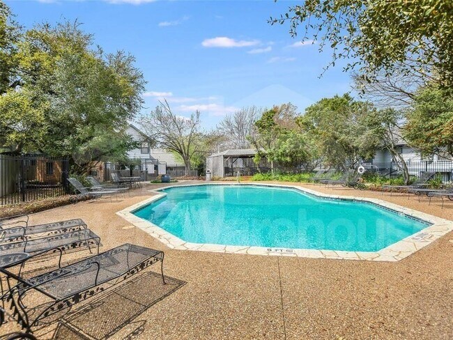 Building Photo - 1411 Gracy Farms Ln