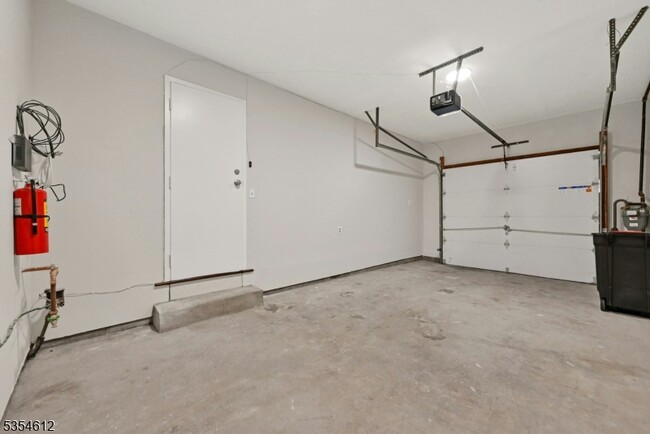 Building Photo - 266 Garibaldi Ave