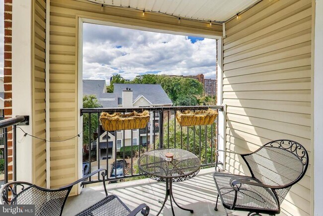 Building Photo - 3315 Wyndham Cir