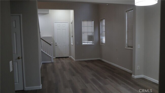 Building Photo - 3722 Almansa Way