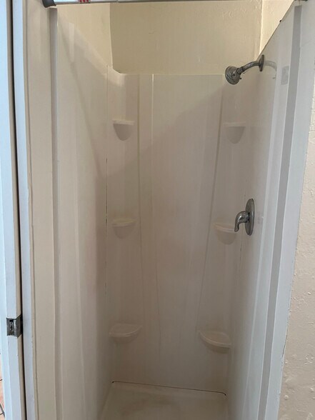 Primary Photo - 3949-3933 33rd St