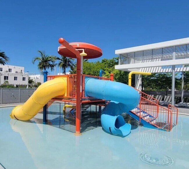 Building Photo - 10435 NW 66th St