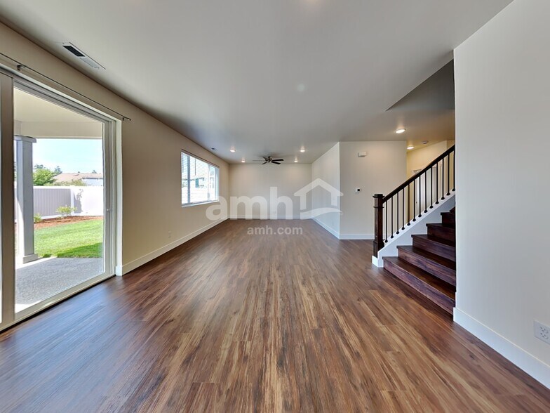 Building Photo - 17628 26th Ave Ct E
