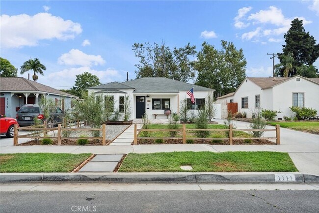 Primary Photo - 1111 W Maple Ave