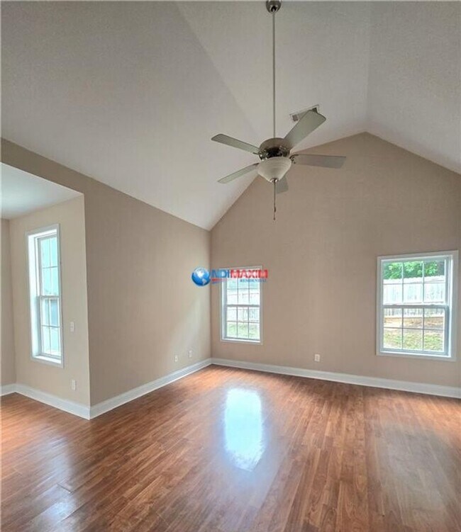Building Photo - Beautiful 4-bedroom with large bonus room in Gainesville