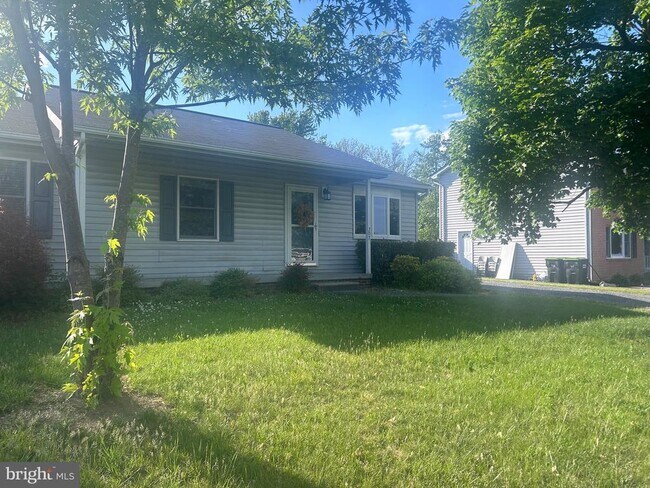 Building Photo - 307 Raven Rd
