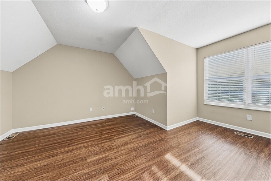 Building Photo - 4417 Oakbank Ln