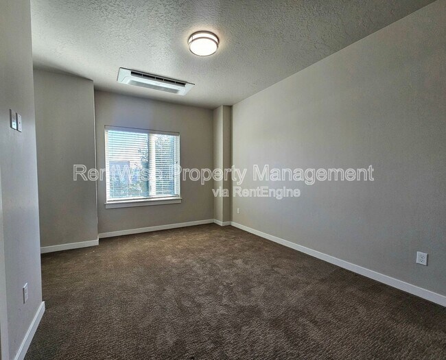 Building Photo - 3541 N Waterhouse Ln