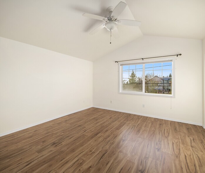 Building Photo - 11708 Greenwood Ave N