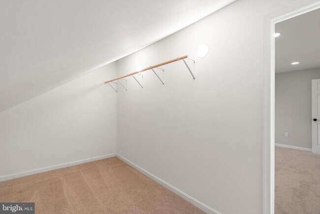 Building Photo - 3809 W Cold Spring Ln