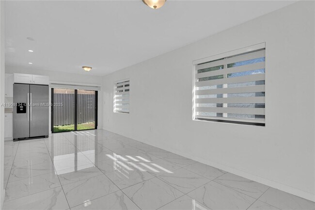 Building Photo - 2490 NW 44th St