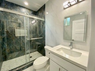 Building Photo - 5272 Barcelona Cir
