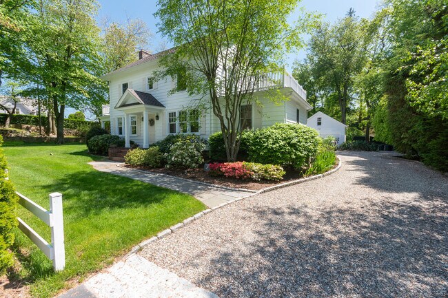 Building Photo - 128 5 Mile River Rd