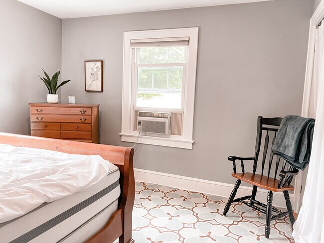 BR #2 - 61 Lexington Pky