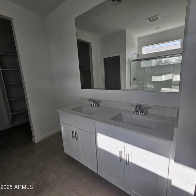 Building Photo - 30509 Oleander Wy