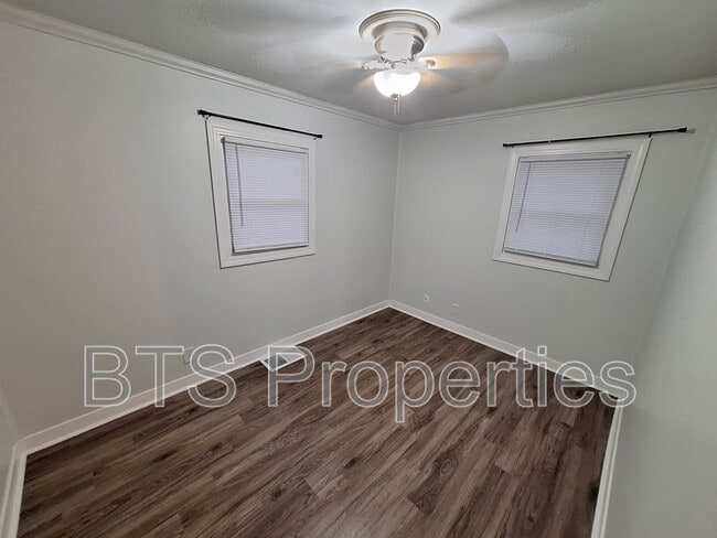 Building Photo - 921 W Purtscher Dr