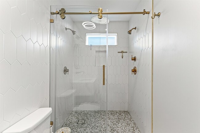 Building Photo - 515 Foxglove Ln