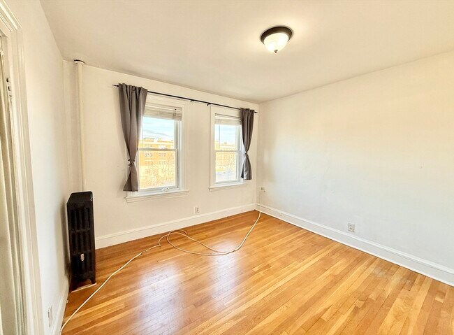 Building Photo - 1662 Commonwealth Ave