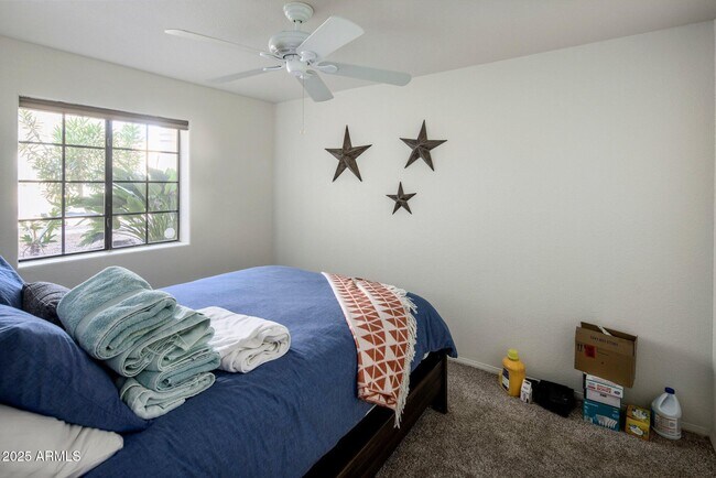 Building Photo - 5747 E Gelding Dr