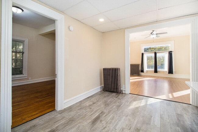 Building Photo - 1108 S Westnedge Ave