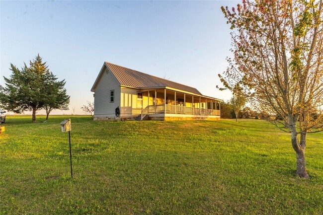 Building Photo - 3831 Meadow View Ln