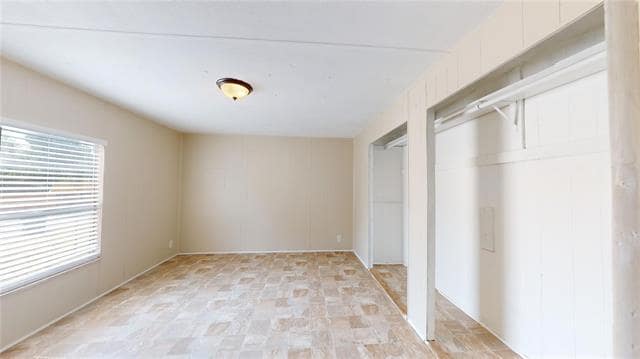 Building Photo - 8472 Preston N Dr