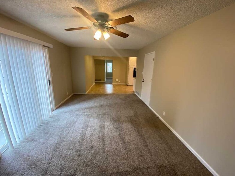 Building Photo - 1337 Reserve Dr