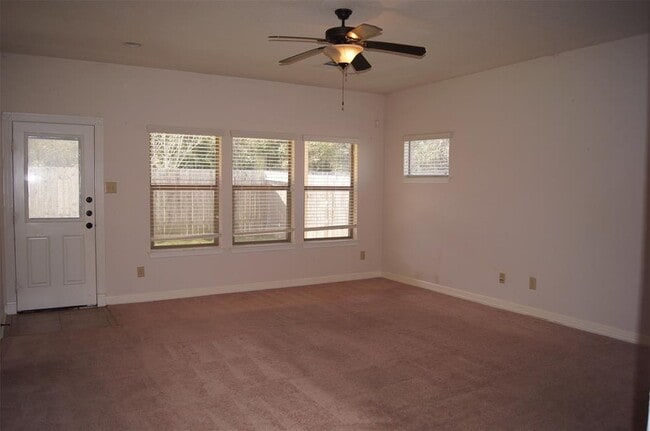 Building Photo - 10252 Stone Gate Dr