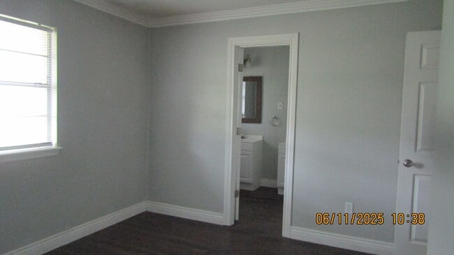Building Photo - MOVE IN SPECIAL: $200 OFF THE 1ST FULL MON...