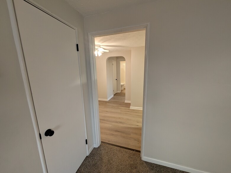 Building Photo - 515 Corona Ave