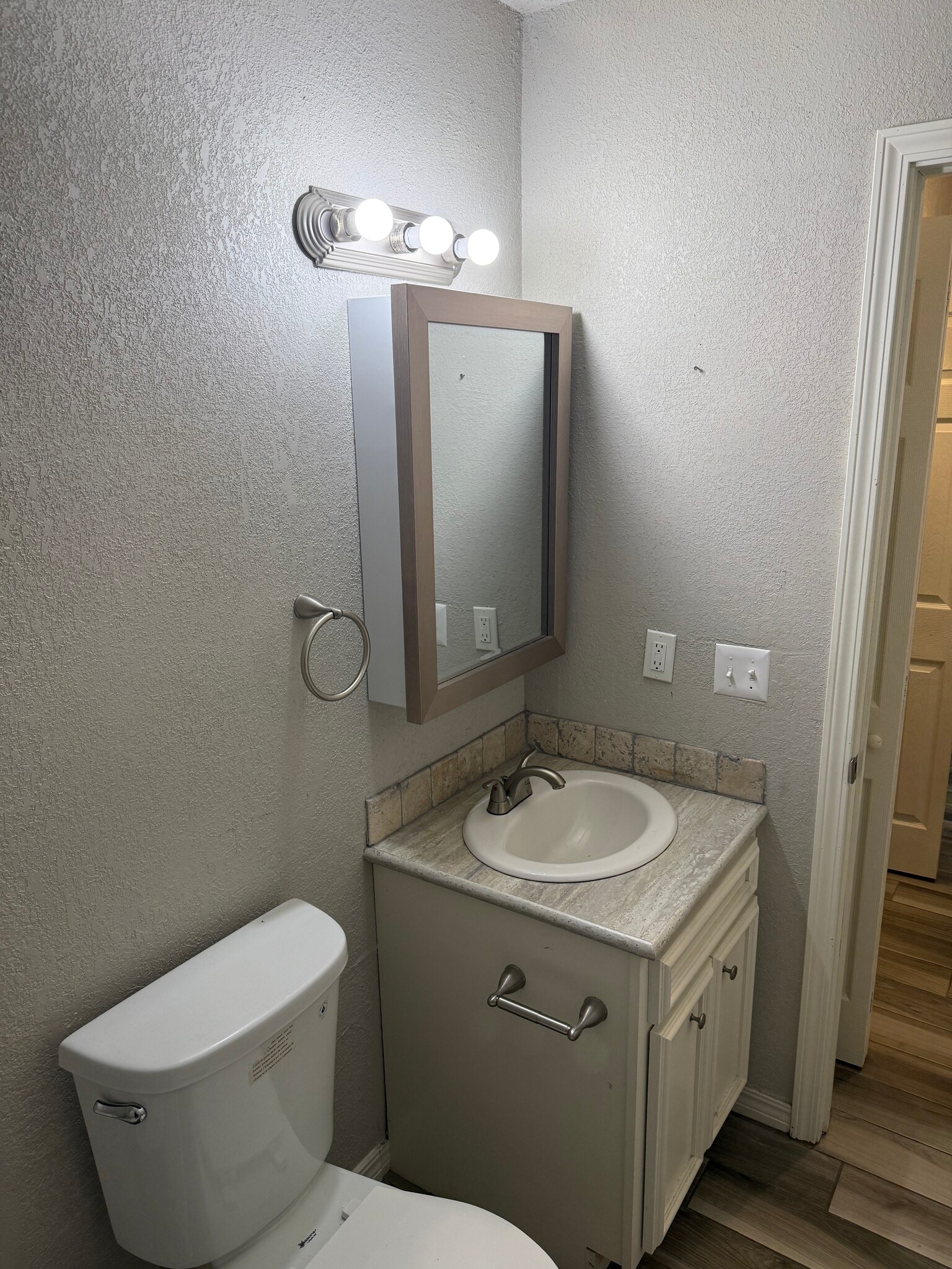 Building Photo - 819 Hardy Springs Cir