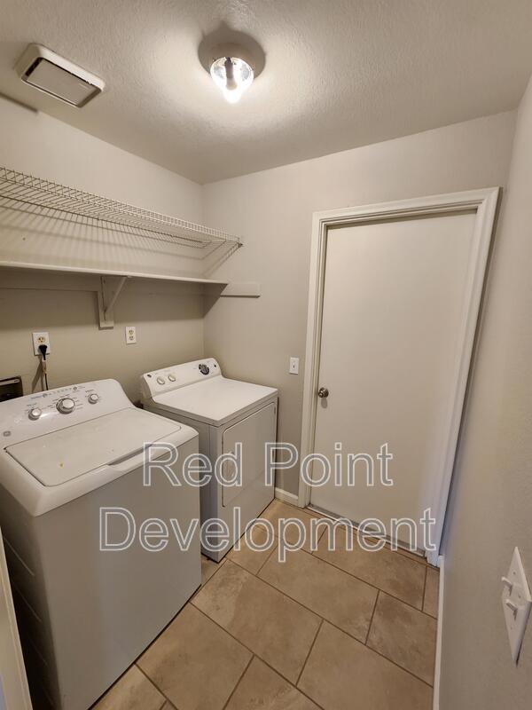 Building Photo - 5881 N Belbrook Dr