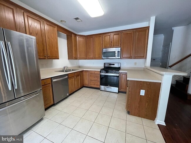 Building Photo - 26 Normandy Dr