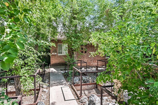 Primary Photo - 2711 N 7th St