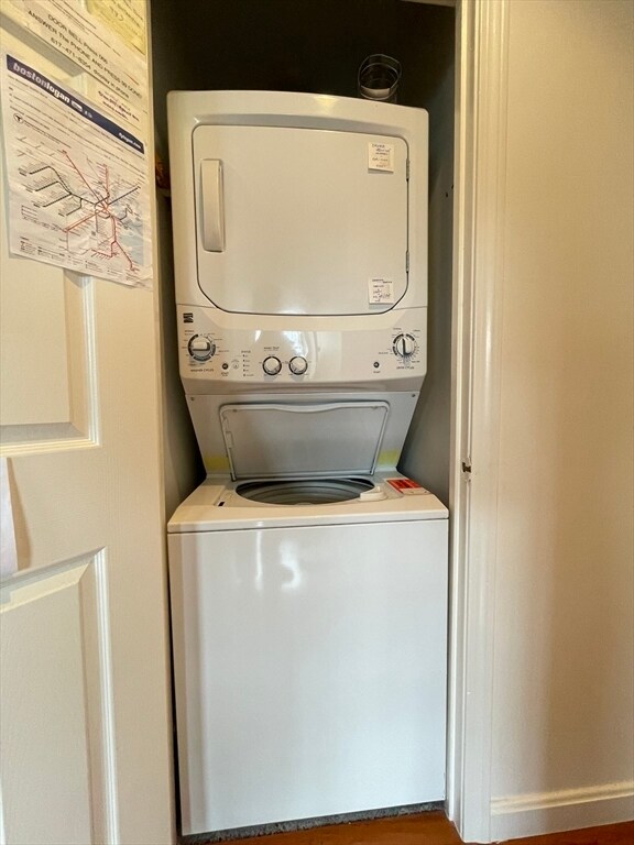 Building Photo - 10 Weston Ave