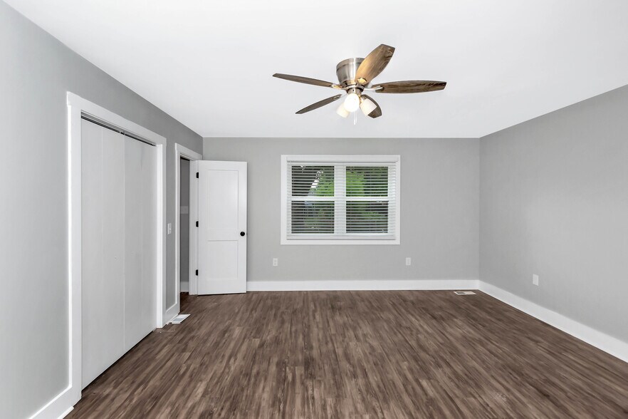 Building Photo - 3506 Oleander Rd SW