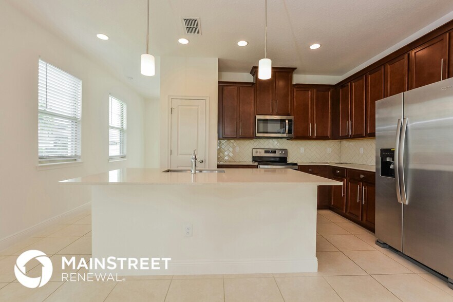 Building Photo - 3000 Crispin Cir