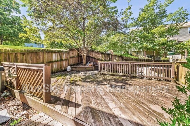 Building Photo - 439 Wynridge Dr