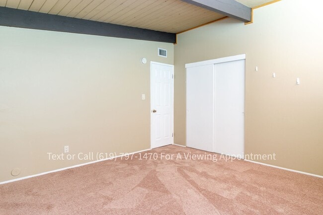 Building Photo - Nice Large 3 Bedroom, 2 Bath House