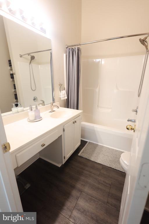 Building Photo - 1424 Falcon Nest Ct