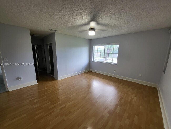 Building Photo - 9749 SW 213th Terrace