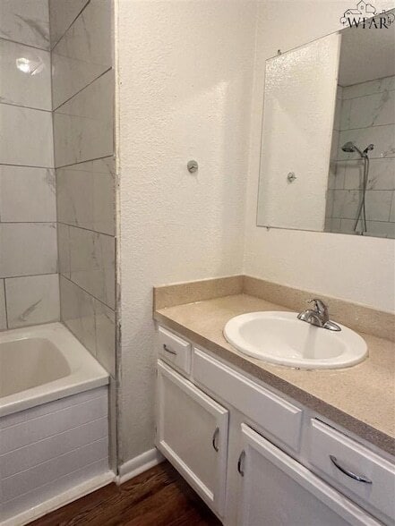 Building Photo - 3016 Stearns Ave