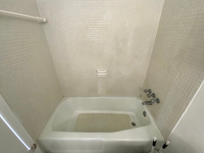 Building Photo - 601 N Rio Vista Blvd