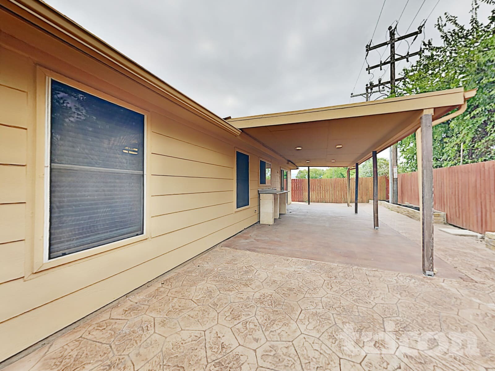 Building Photo - 4000 Sapphire Ln
