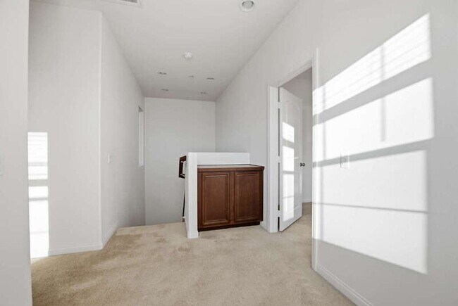 Building Photo - 1482 Franceschi Dr